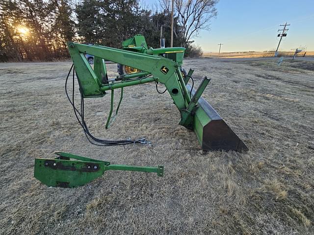 Image of John Deere 148 equipment image 3