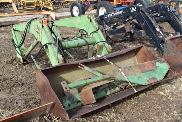 Image of John Deere 148 equipment image 2