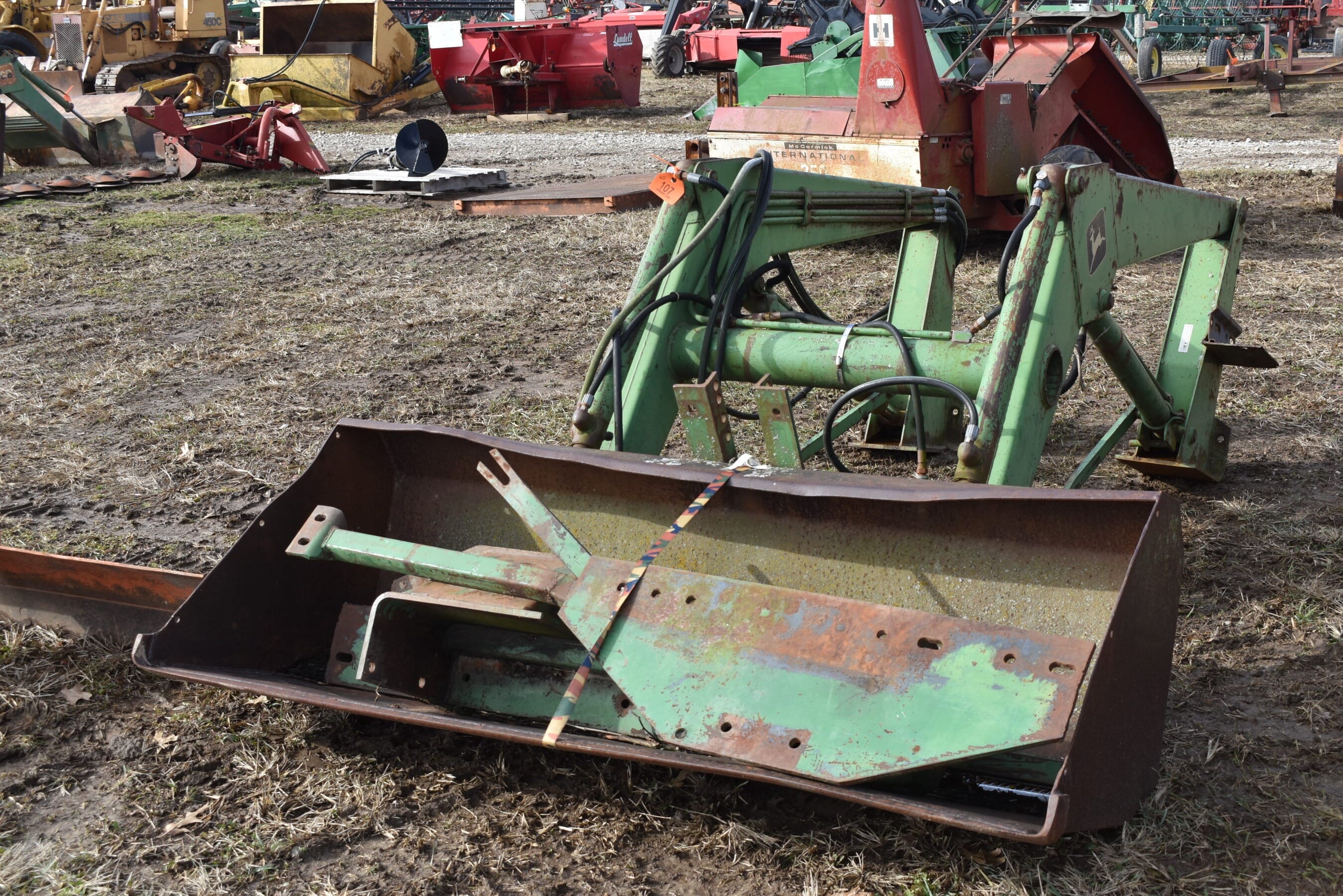 John Deere 148 Equipment Image0