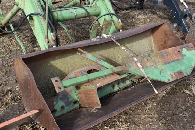 Image of John Deere 148 equipment image 3