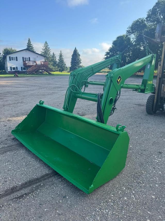 Image of John Deere 148 equipment image 4