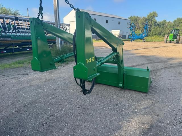 Image of John Deere 148 equipment image 2