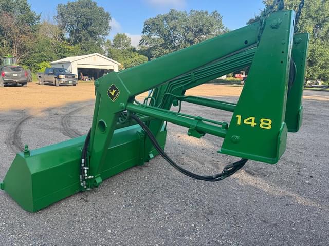 Image of John Deere 148 equipment image 1