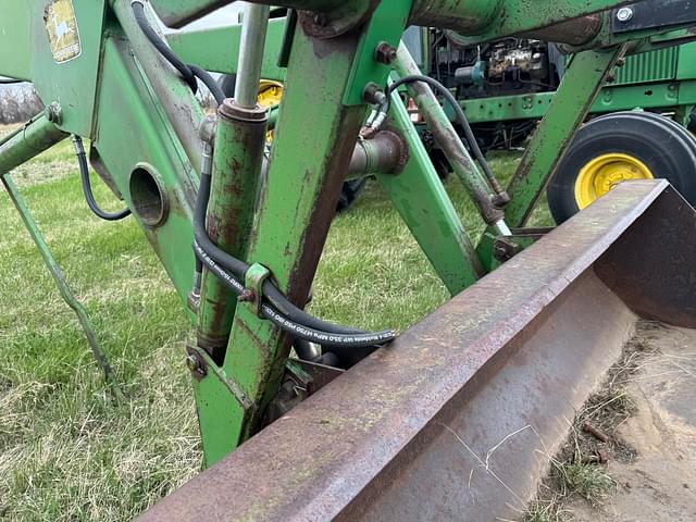 Image of John Deere 148 equipment image 3