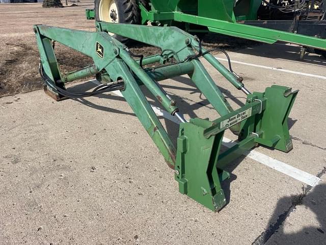 Image of John Deere 148 equipment image 1