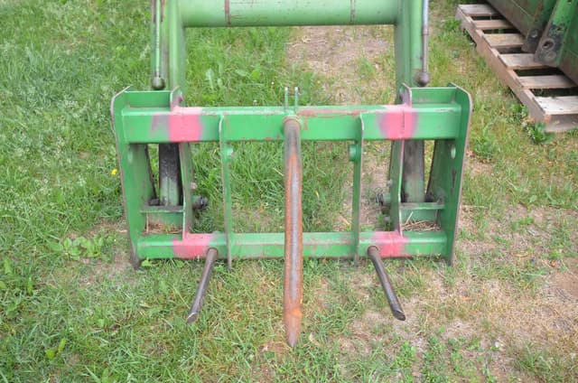 Image of John Deere 148 equipment image 3