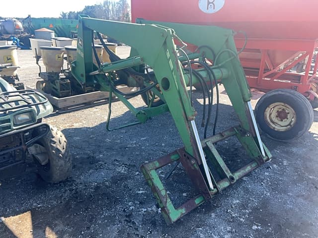 Image of John Deere 148 equipment image 3