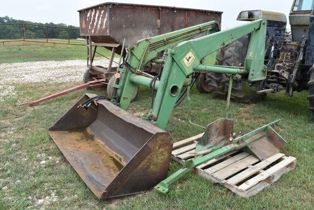 SOLD - John Deere 148 Lot No. 1900 Other Equipment | Tractor Zoom