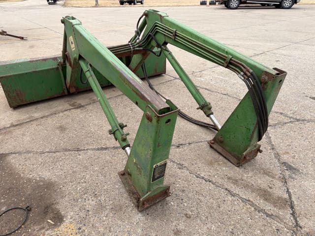 Image of John Deere 148 equipment image 3