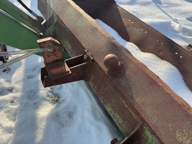 Image of John Deere 148 equipment image 1