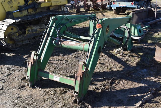Image of John Deere 148 equipment image 2