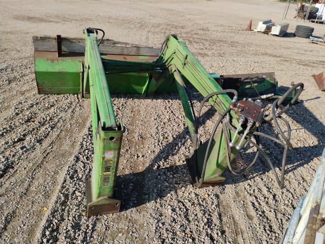 Image of John Deere 148 equipment image 3