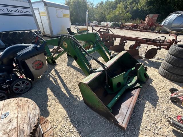 Image of John Deere 148 equipment image 4