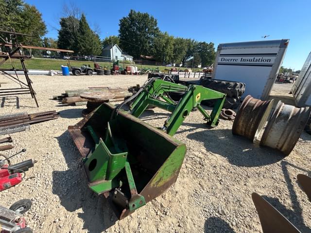Image of John Deere 148 equipment image 1