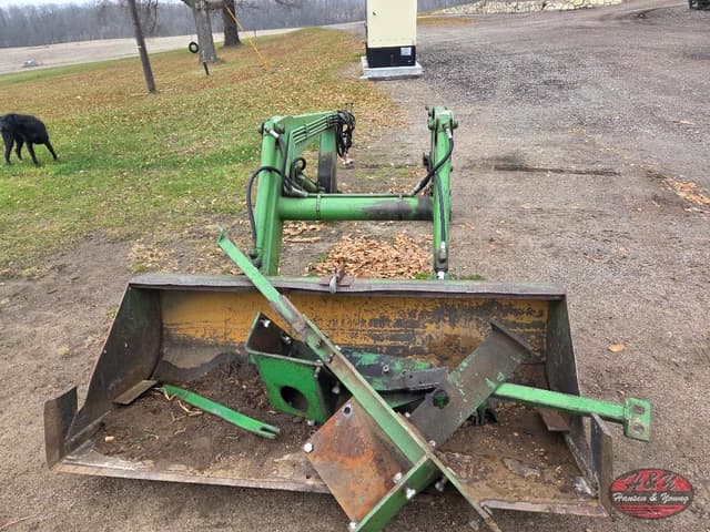 Image of John Deere 148 equipment image 1