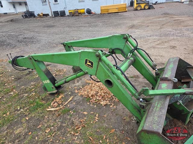 Image of John Deere 148 equipment image 2