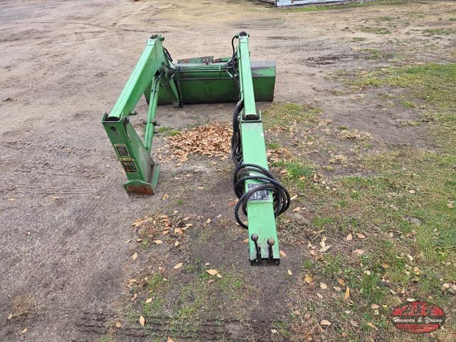 Image of John Deere 148 equipment image 3