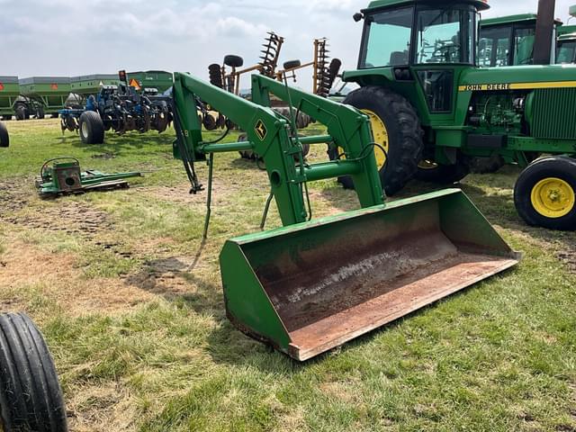 Image of John Deere 148 equipment image 2