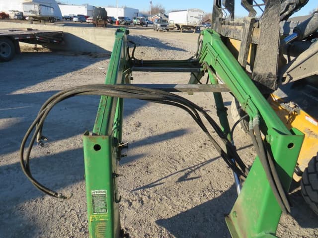 Image of John Deere 148 equipment image 3