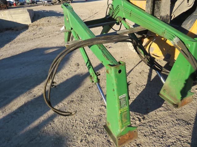 Image of John Deere 148 equipment image 2