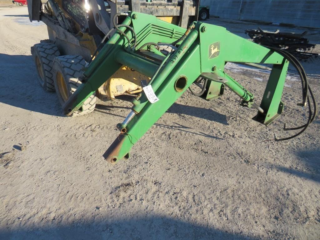 John Deere 148 Equipment Image0