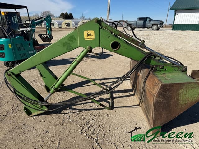 Image of John Deere 148 equipment image 3