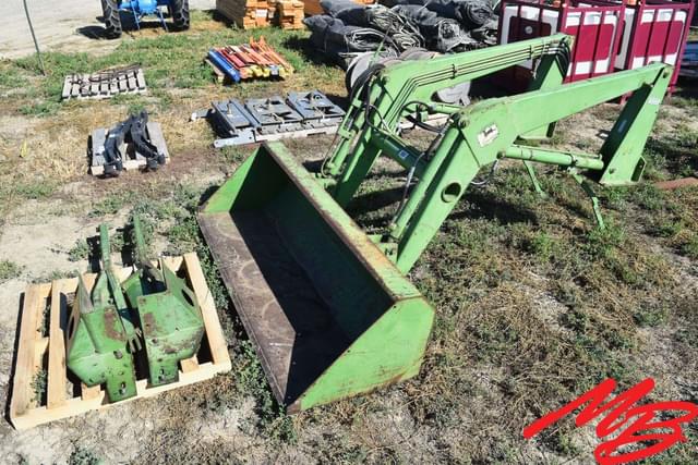 Image of John Deere 148 equipment image 2