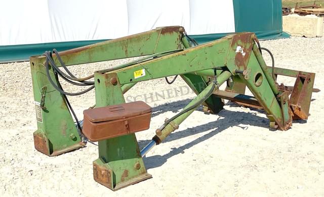Image of John Deere 148 equipment image 4