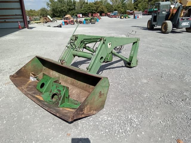 Image of John Deere 148 equipment image 2