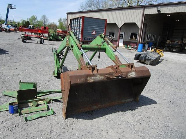 Image of John Deere 148 equipment image 1