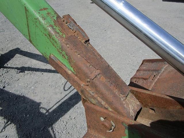 Image of John Deere 148 equipment image 2
