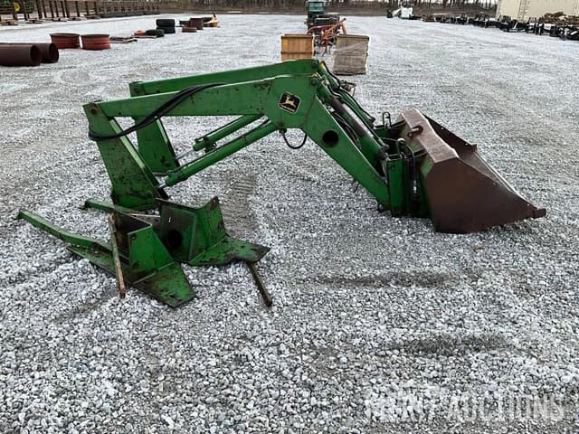 Image of John Deere 148 equipment image 4