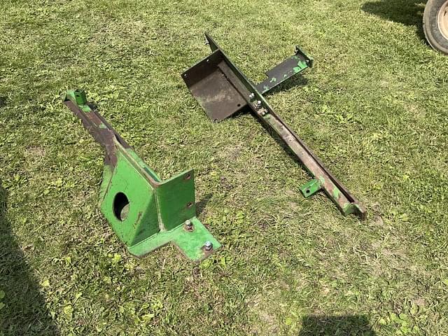 Image of John Deere 148 equipment image 2