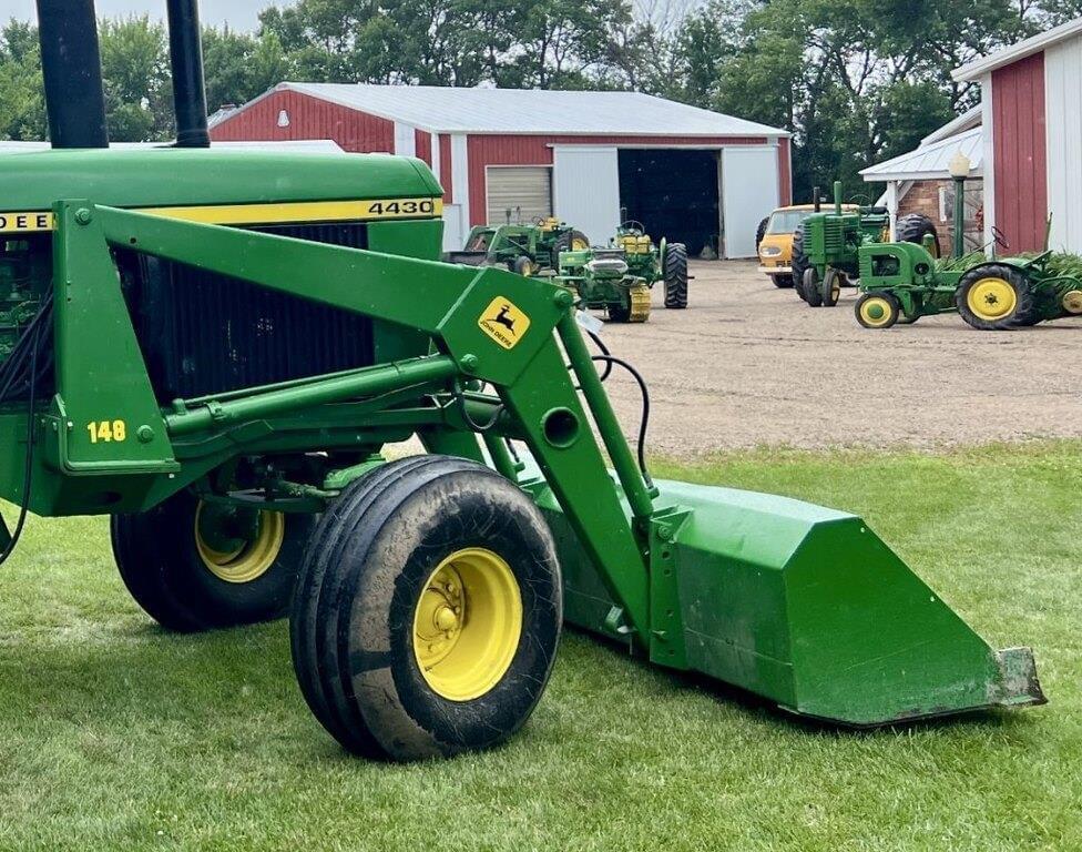 Image of John Deere 148 Image 1