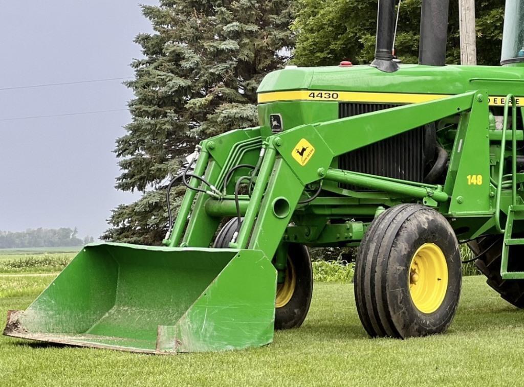 Image of John Deere 148 Image 0