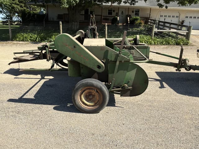 Image of John Deere 14T equipment image 1