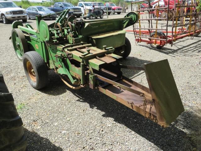 Image of John Deere 14T equipment image 3