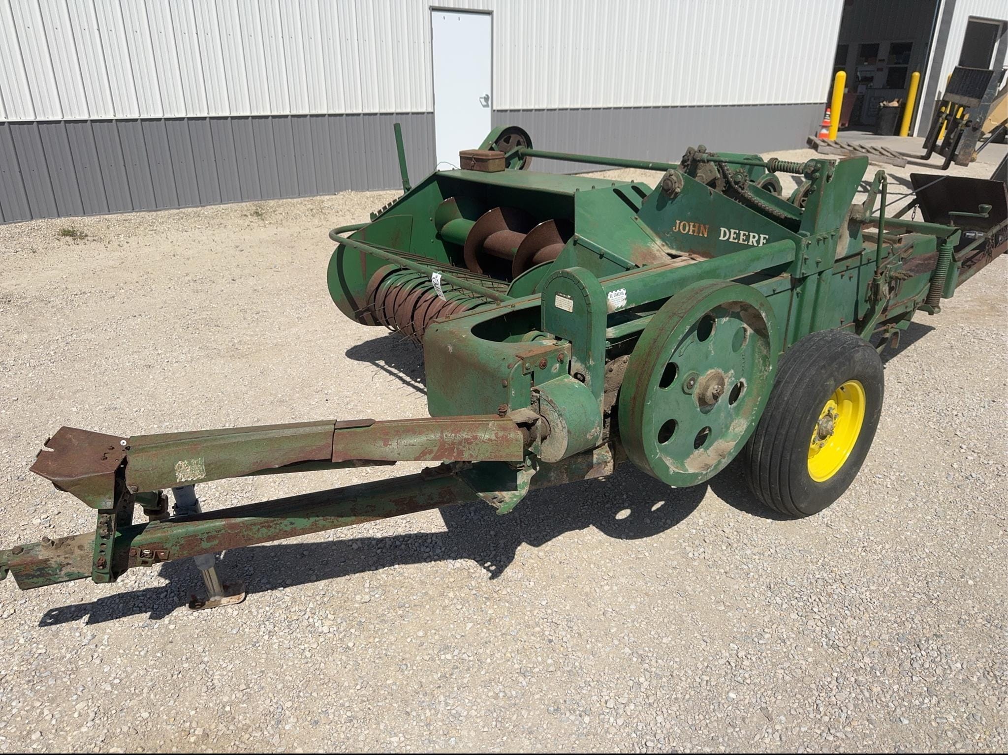 John Deere 14T Equipment Image0