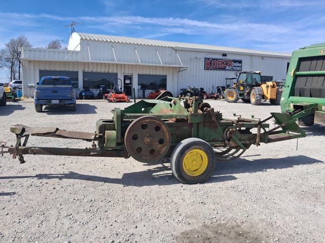 Image of John Deere 14T equipment image 2