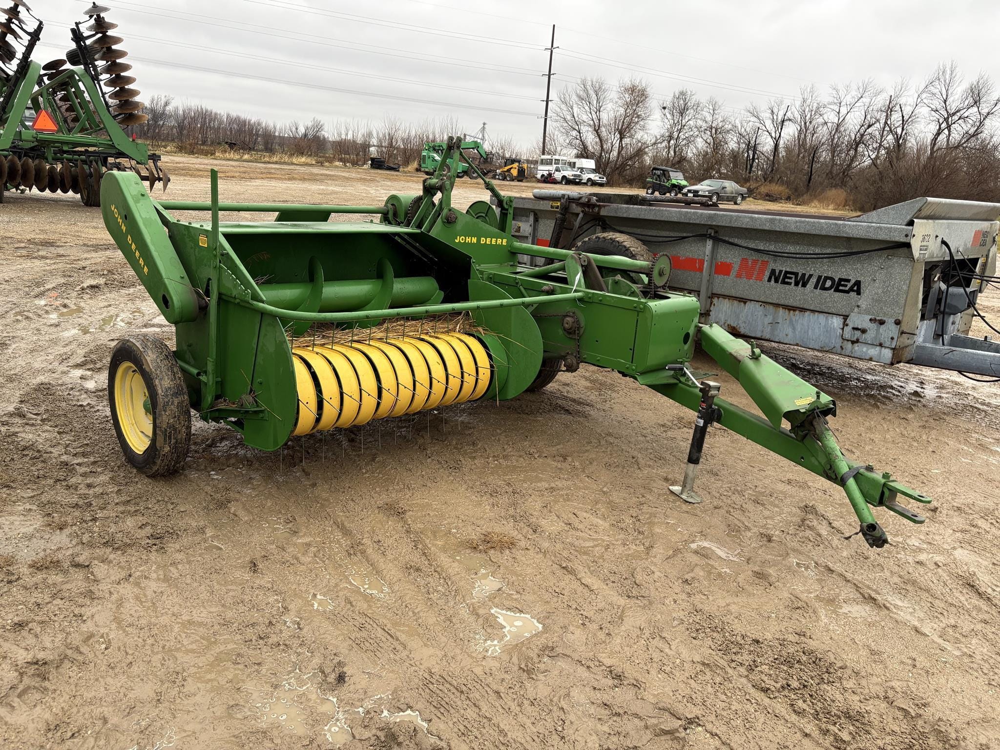 John Deere 14T Equipment Image0
