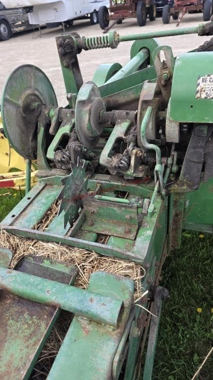 Image of John Deere 14T equipment image 4
