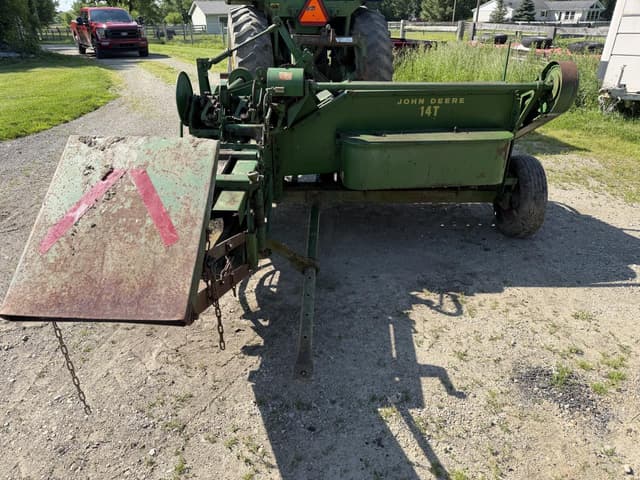 Image of John Deere 14T equipment image 1