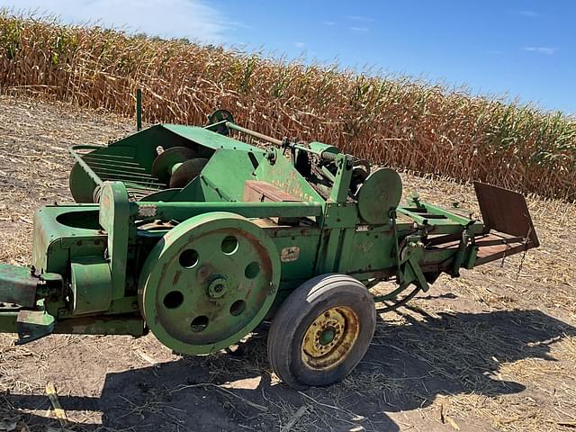 Image of John Deere 14T equipment image 2