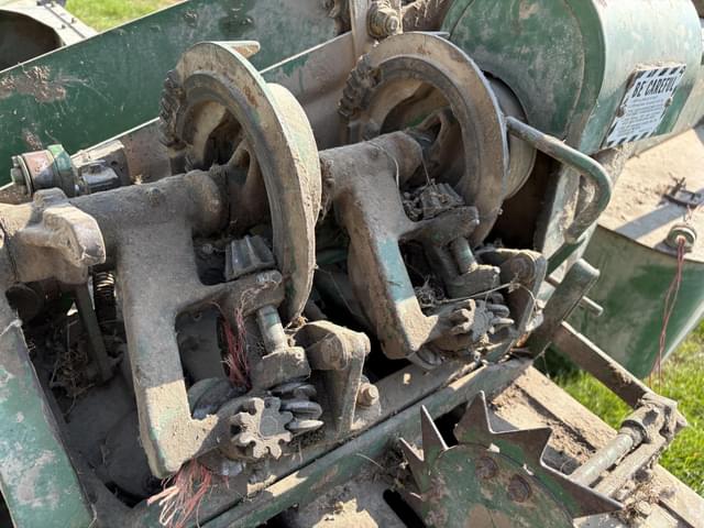 Image of John Deere 14T equipment image 4