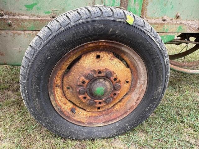 Image of John Deere 14T equipment image 4