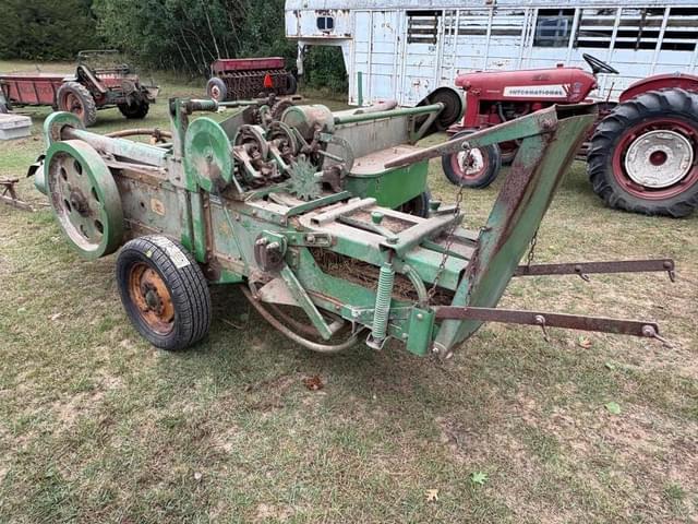Image of John Deere 14T equipment image 2