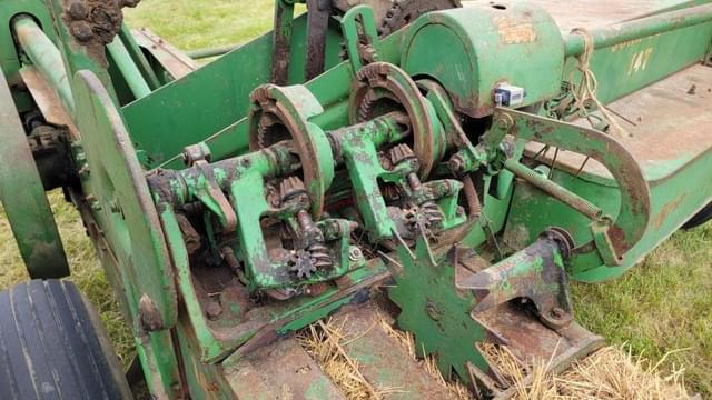 Image of John Deere 14T equipment image 4