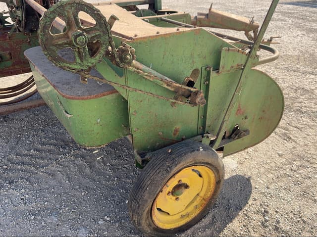 Image of John Deere 14T equipment image 3