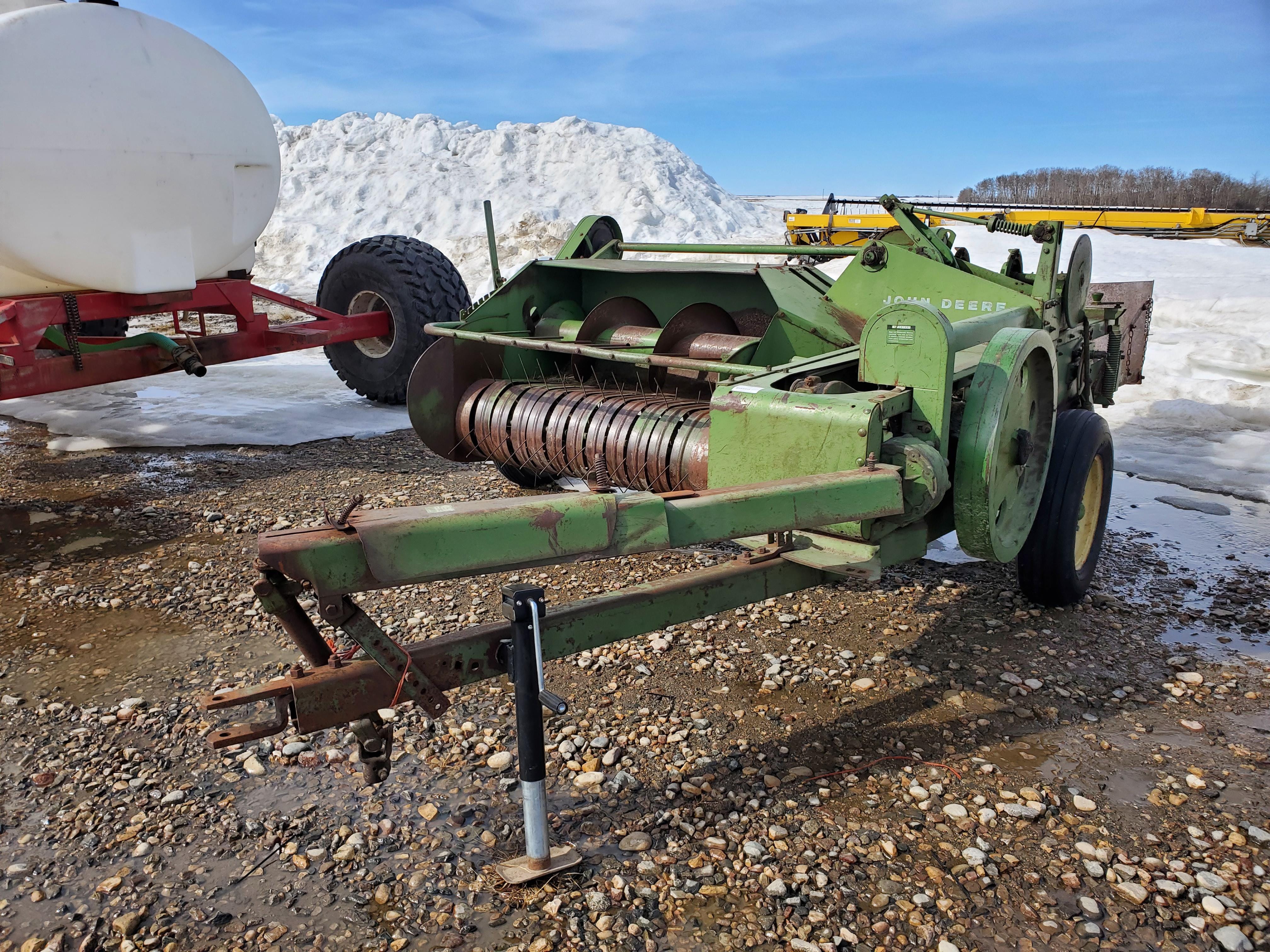 Main image John Deere 14T