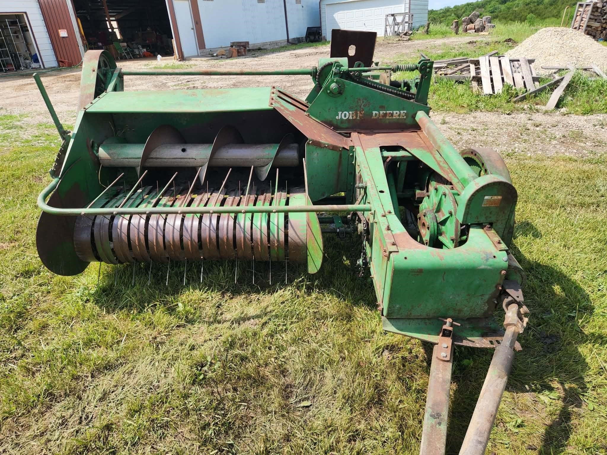 John Deere 14T Equipment Image0